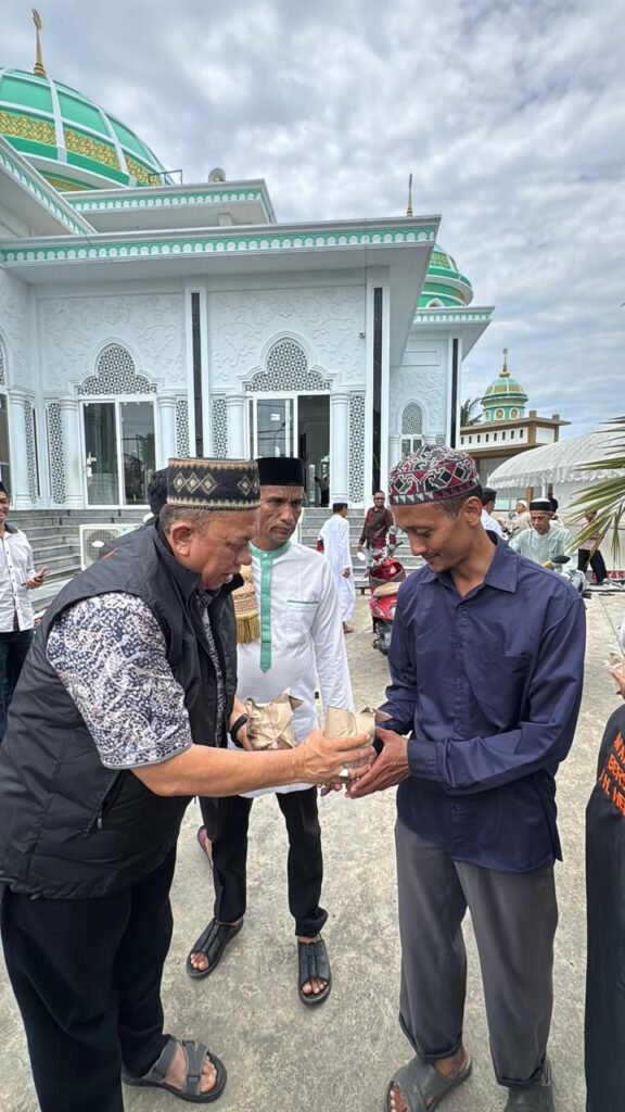 Jumat Berkah KONI Banda Aceh Menyapa Warga Lampoh Daya, Heri Julius: Kebersamaan Harus Terus Dijaga
