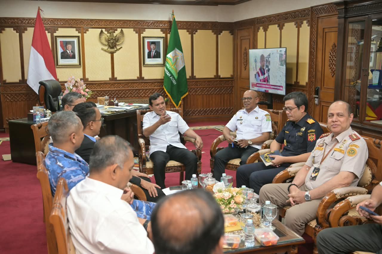 Dek Fadh Dukung Penguatan Bandara SIM sebagai Penghubung Utama Konektivitas Aceh